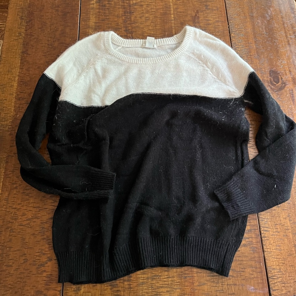 ⚡️MOVING SALE⚡️Forever21 sweater ⚡️MOVING SALE⚡️